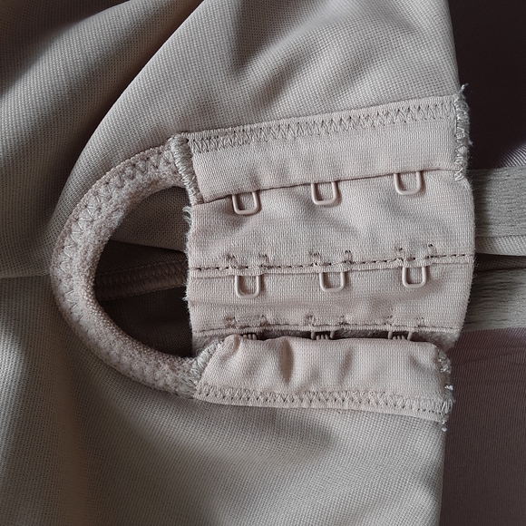 VICTORIAS SECRET BUSTIER BODY SHAPER UNDERWIRE NUDE BRA LINGERIE Size 36B - Picture 5 of 10